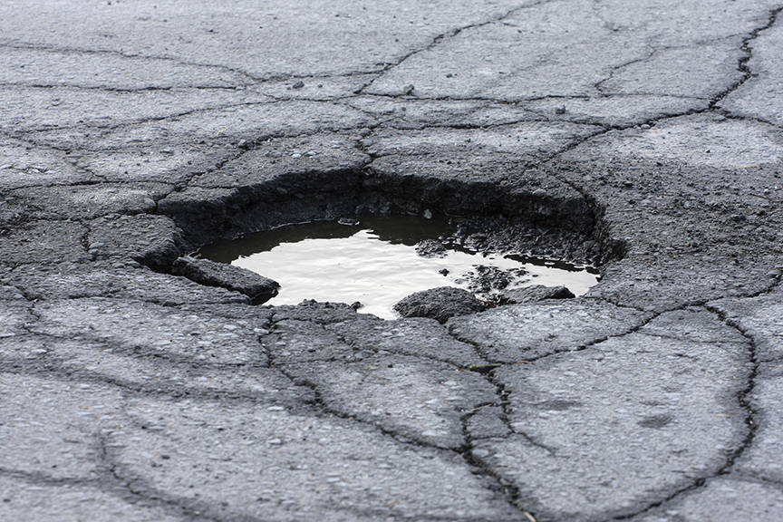 Common Roadway Defects that Lead to Car Accidents