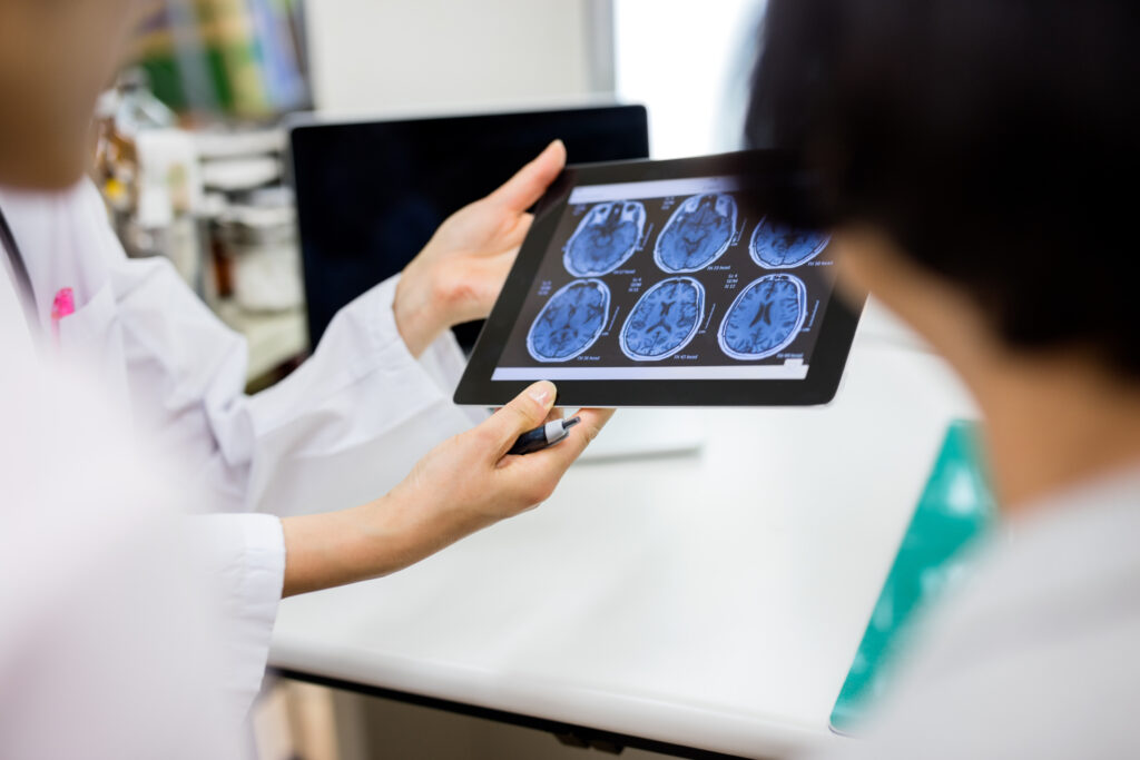 Traumatic Brain Injury Treatment for a patient with also blunt cardiac injury and blunt abdominal trauma, trauma patients theme